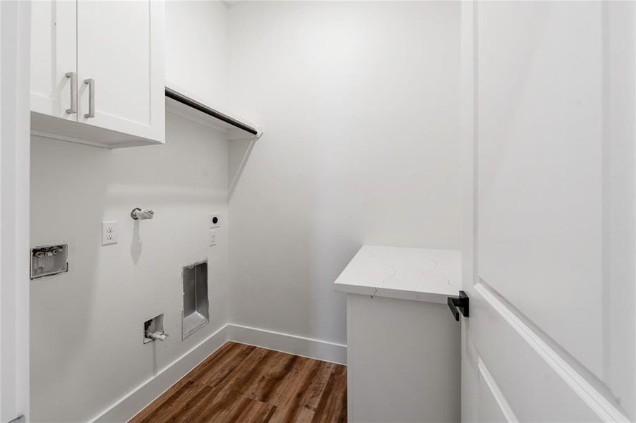 Laundry Room with quartz countertop