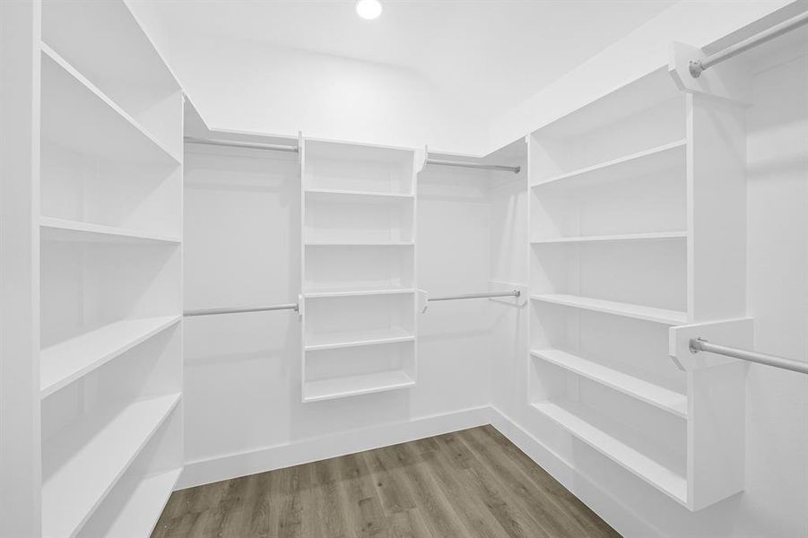 Buyer has option of closet (as pictured) and bonus room instead of extended closet.