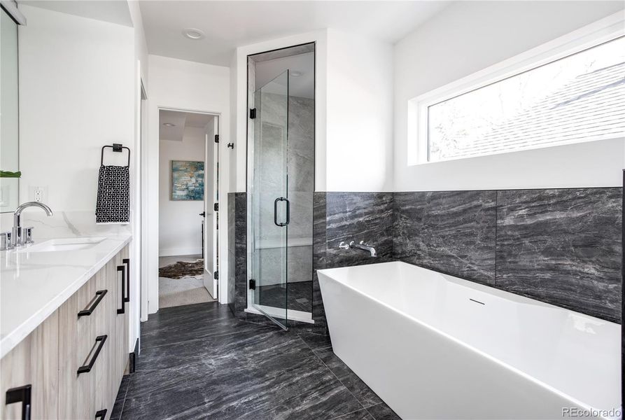 Primary bath with deep soaking tub