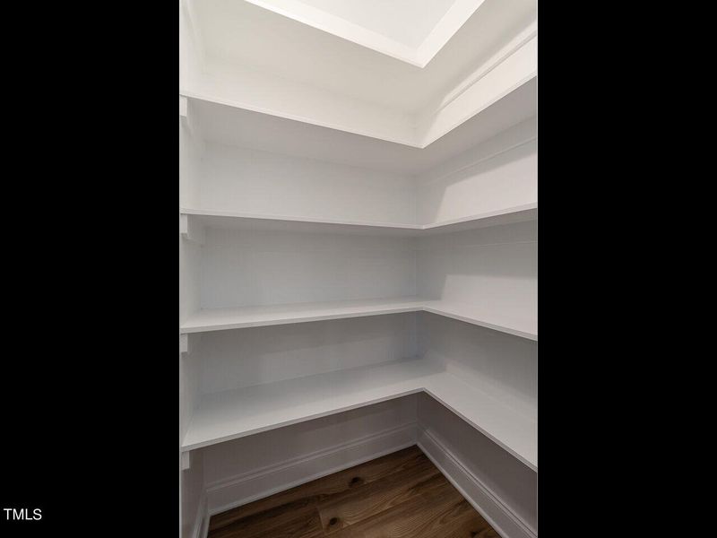 019-1280x960-pantry