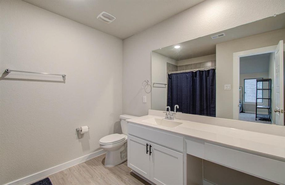 Upstairs Secondary Bathroom