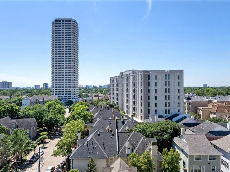 Western views of Uptown Park. Shown at approximate height of 8th Floor. Views shown may not resemble actual unit view.