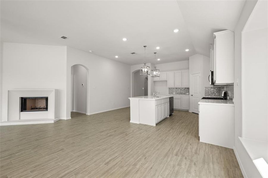 4452 Brentfield Dining2