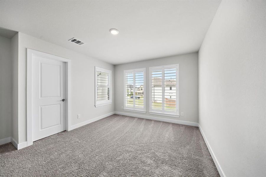 All guest bedrooms have walk-in closets.