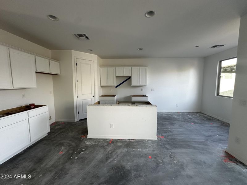 09- Kitchen and Dining Nook