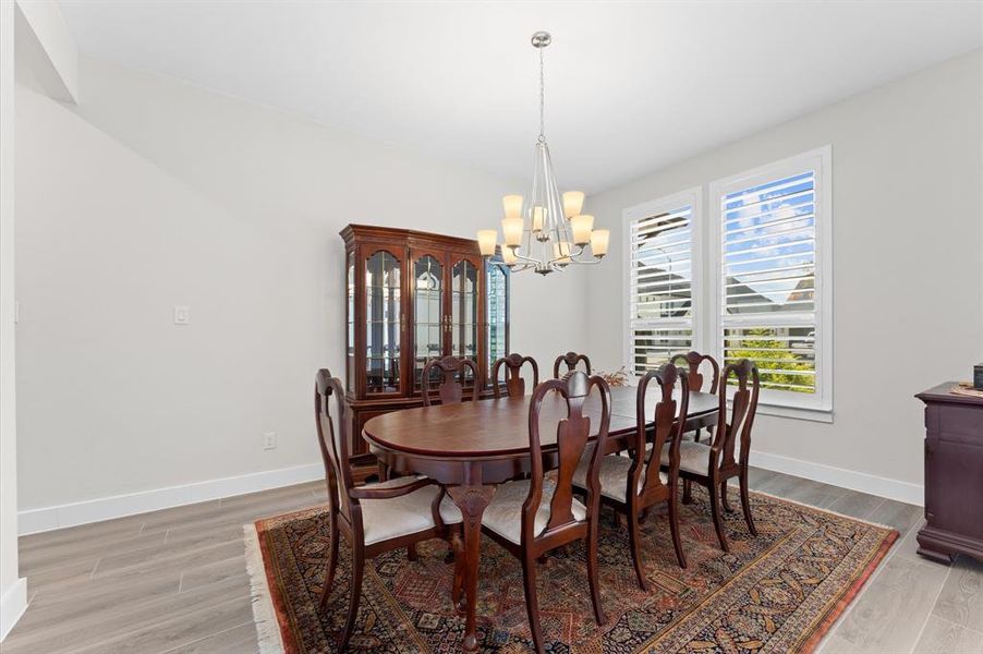 Its location offers easy access to the butler’s pantry, making entertaining seamless.