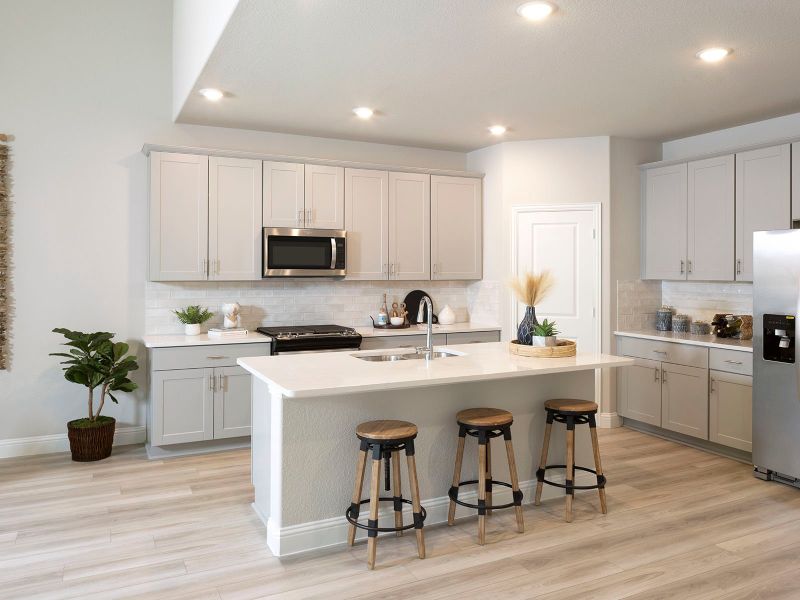 With a spacious kitchen and large prep space, making family meals has never been so easy.