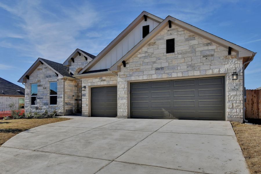 New construction Single-Family house The McGregor, Avila Way, Pflugerville, TX 78660 - photo