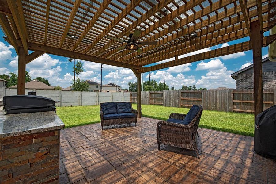 Another view of your outdoor patio. Perfect for entertaining.