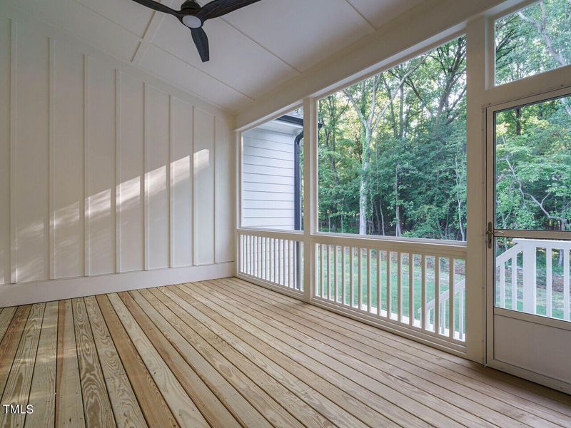 039-1280x960-screened-porch