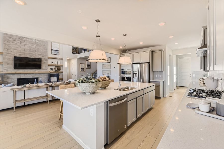 10700 hanging lake place - web quality - 008 - 11 kitchen