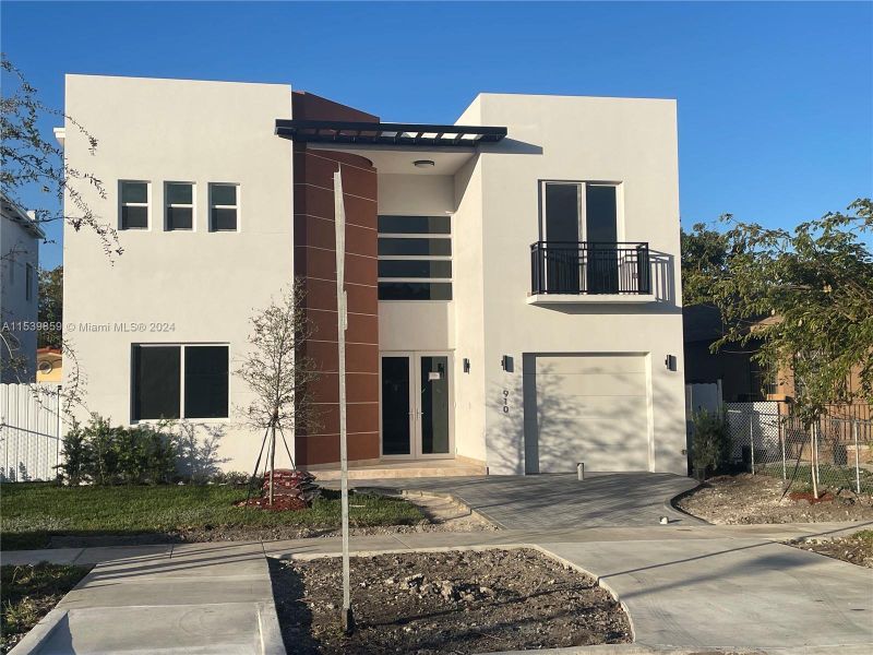 New construction Single-Family house 910 Sw 24 Road, Miami, FL 33129 - photo
