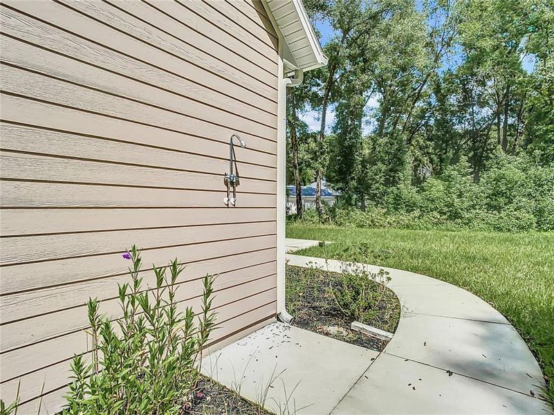 outdoor shower, path to front