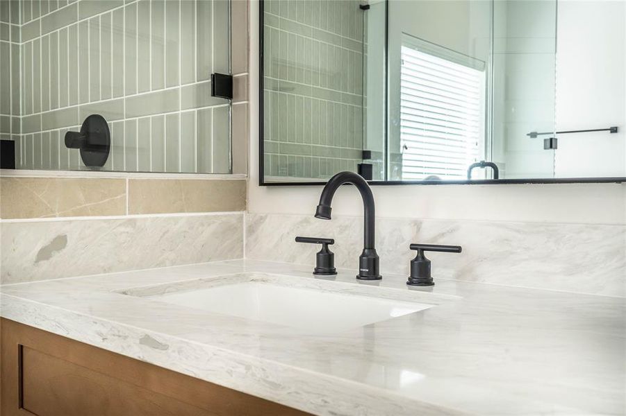 Quartz countertop in the primary bath vanity