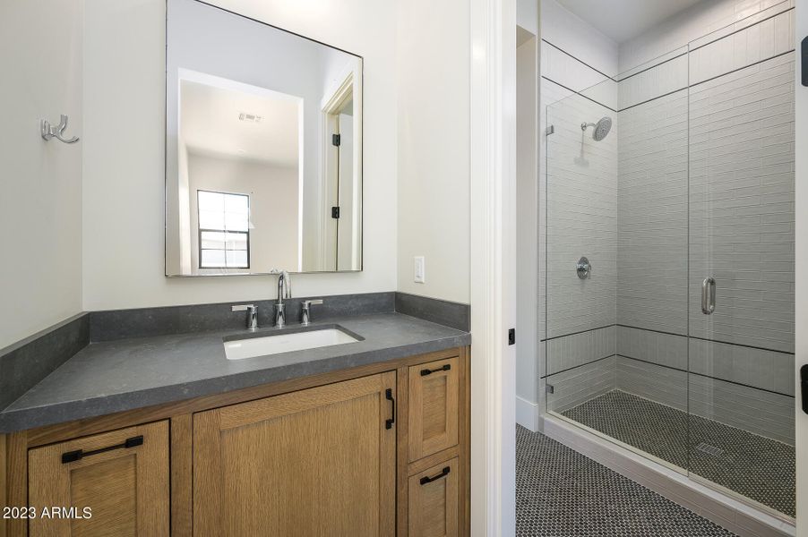 Guestroom Shared Bath