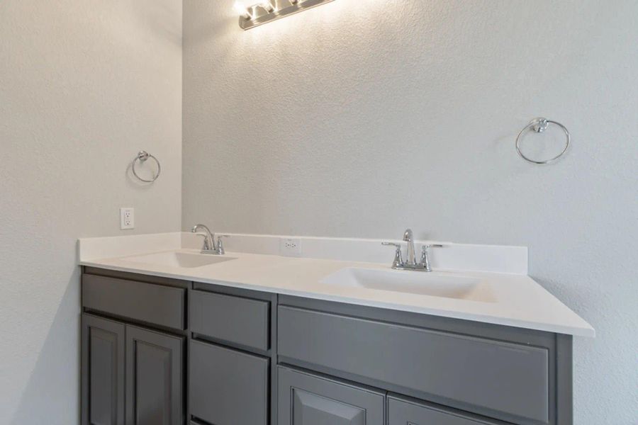 Primary Bathroom | Concept 2870 at Silo Mills - Select Series in Joshua, TX by Landsea Homes