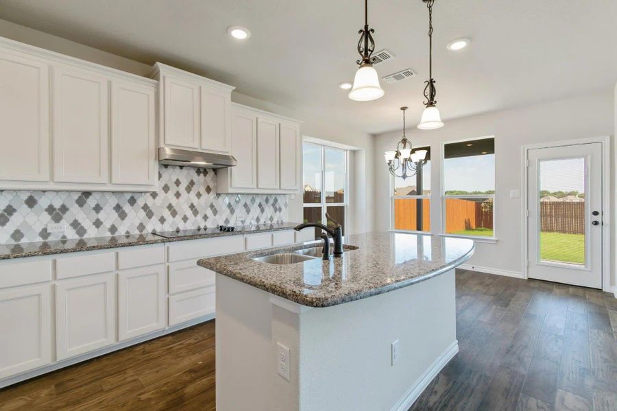 Kitchen | Concept 3115 at Massey Meadows in Midlothian, TX by Landsea Homes