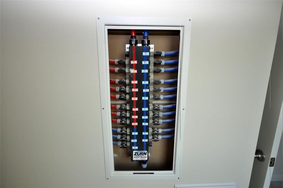 Pex Piping with a Manifold water distribution system.