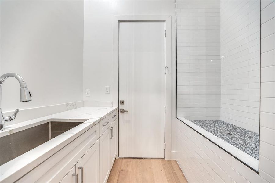 Mudroom off Garage with Pet Shower