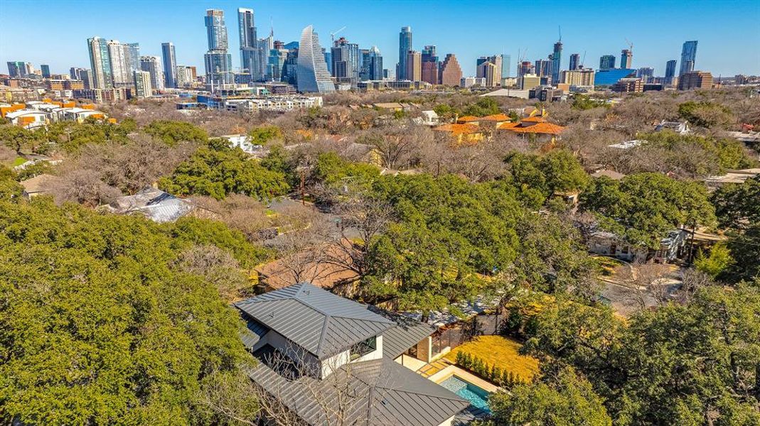 Unbeatable location: minutes to downtown, minutes to the airport, walk to Zilker Park and all that South Lamar has to offer.
