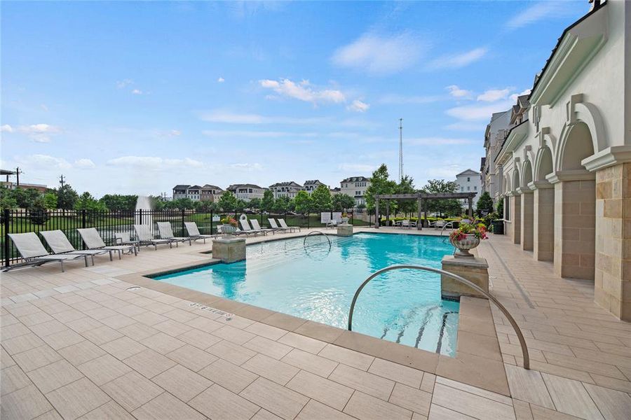 Fantastic Lake Views from the Pool