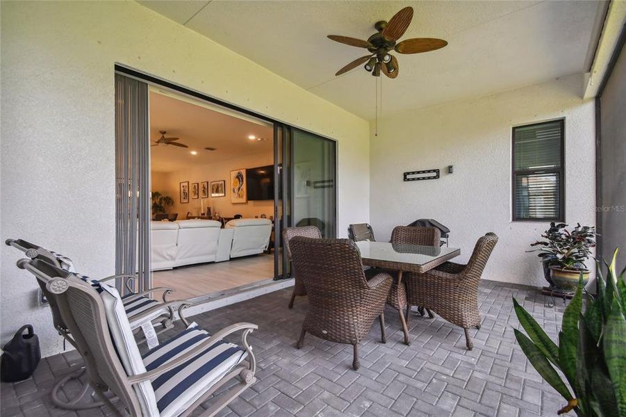 Large covered screened lanai