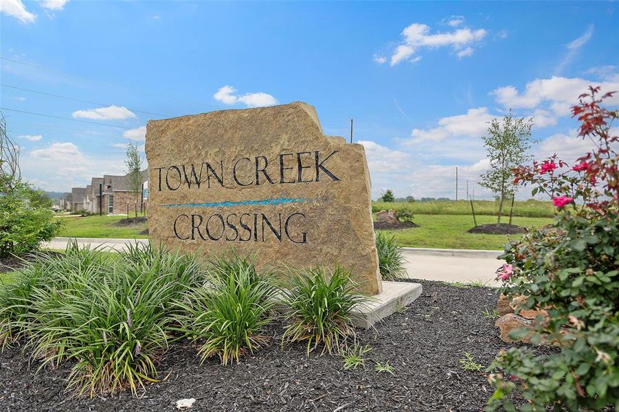 Town Creek Crossing is a new home community located in Montgomery, TX. Located near Lone Star Parkway and Buffalo Springs Drive, Town Creek Crossing offers families small town charm and rustic surroundings. Lake Conroe lies just minutes away, providing various activities and attractions such as Margaritaville Lake Resort, Lake Conroe Park and sweeping golf courses.