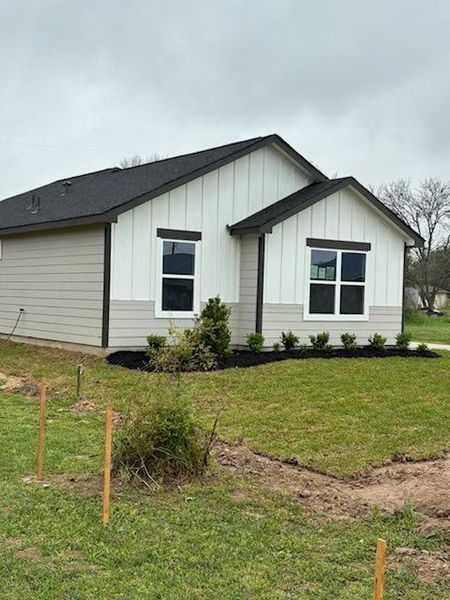 New construction Single-Family house 335 4Th Street, Hempstead, TX 77445 - photo