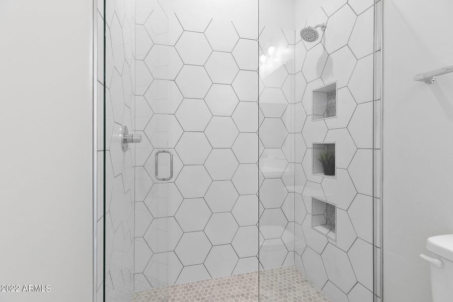 En-Suite Guest Bathroom 2 Shower Detail