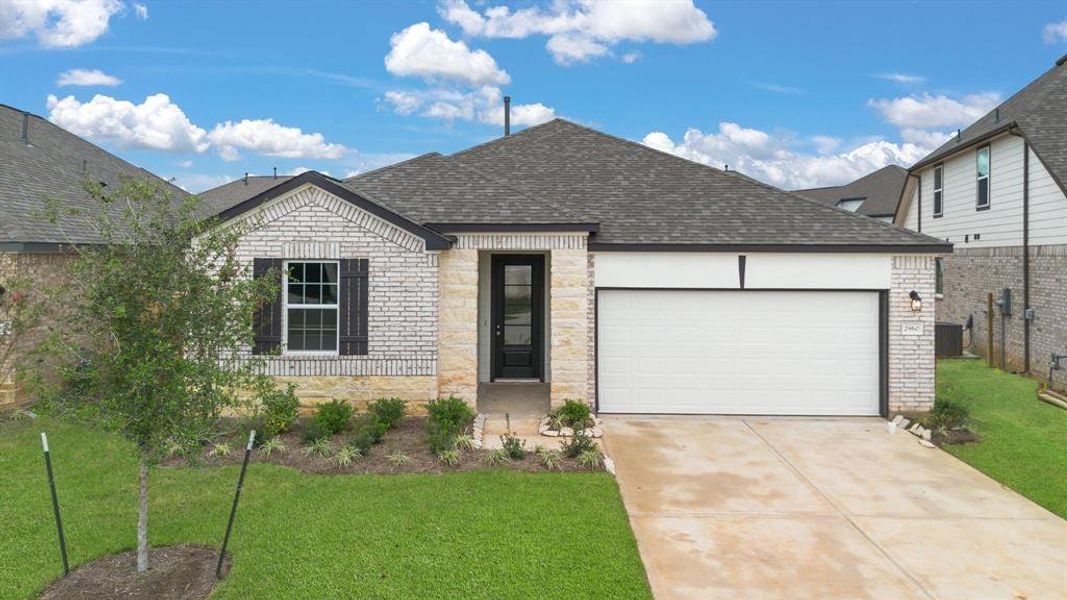 Welcome home to 2960 Golden Dust Drive  located in the master planned community of Sunterra and zoned to Katy ISD.