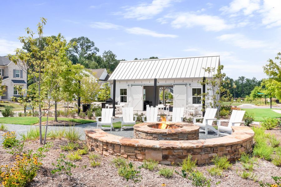 Oak Farm Amenities.  Firepit, Mailbox/Gazebo area