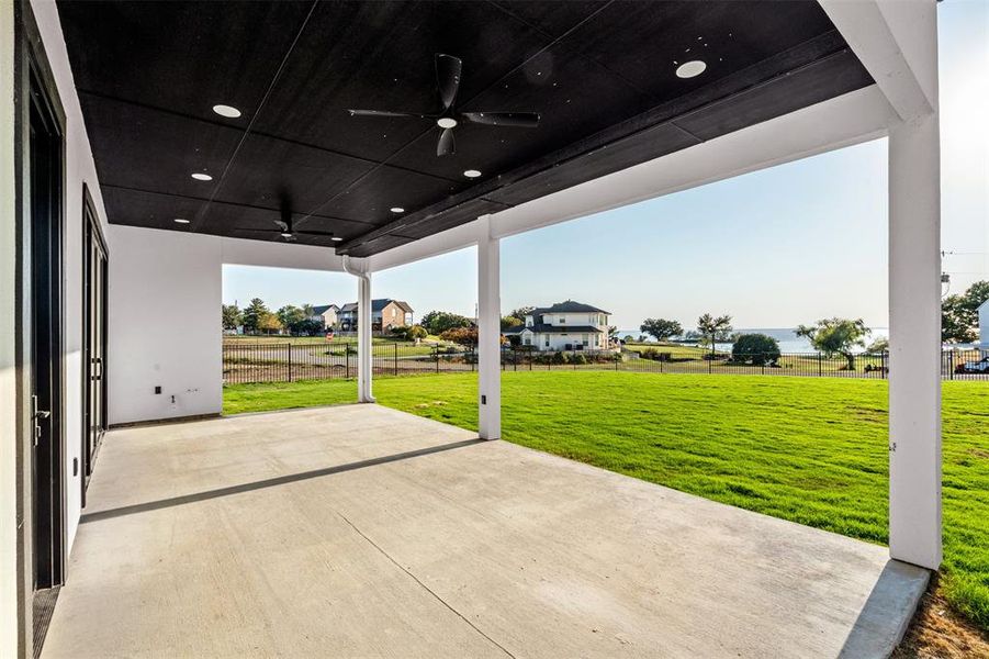 View of patio / terrace with ceiling fan