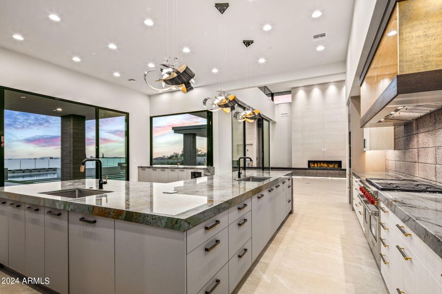 Luxury Kitchen (2)