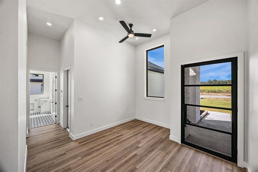 Entry area with high ceilings and space for small home office