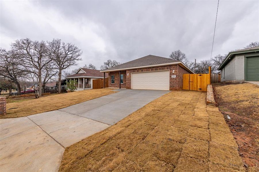 New construction Single-Family house 5521 Patton Drive, Fort Worth, TX 76112 - photo