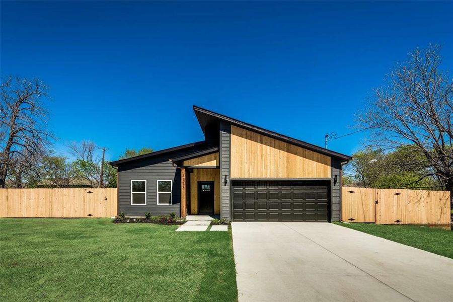 New construction Single-Family house 4522 Eutopia Street, Greenville, TX 75401 - photo