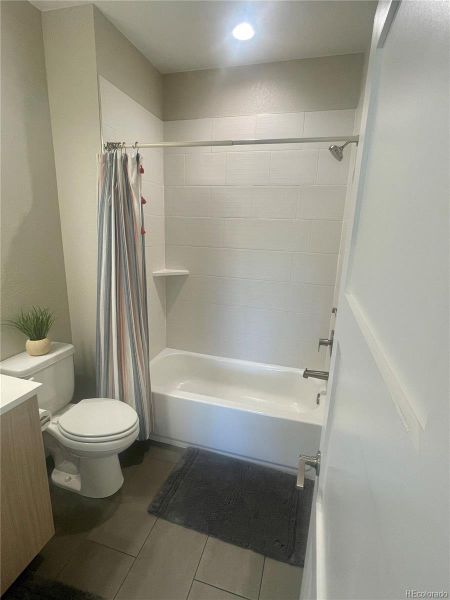 Secondary Full Bathroom