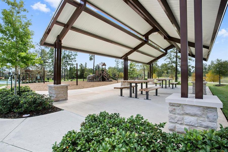 Amenities include a community park, pavilion, pond, lake fountain, pool and recreation center.