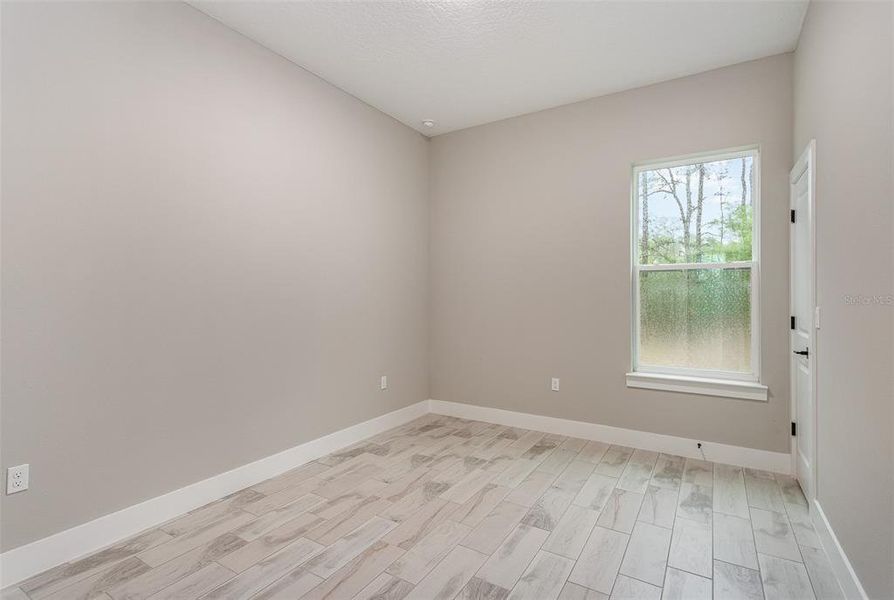 PHOTO OF MODEL HOME - SAME FLOOR PLAN ASIDE FROM LAUNDRY ROOM