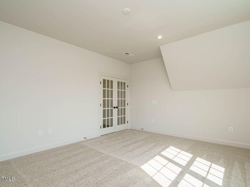 033-1280x960-bonus-room