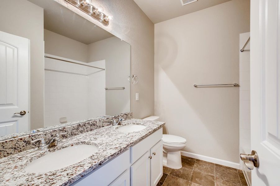 2140 villageview lane castle-large-021-020-bathroom-1500x998-72dpi