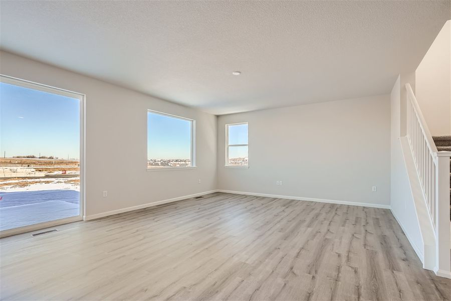 1333 lorraine circle south - web quality - 004 - 06 living room