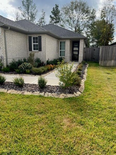 Entry and walkway to welcome you home!