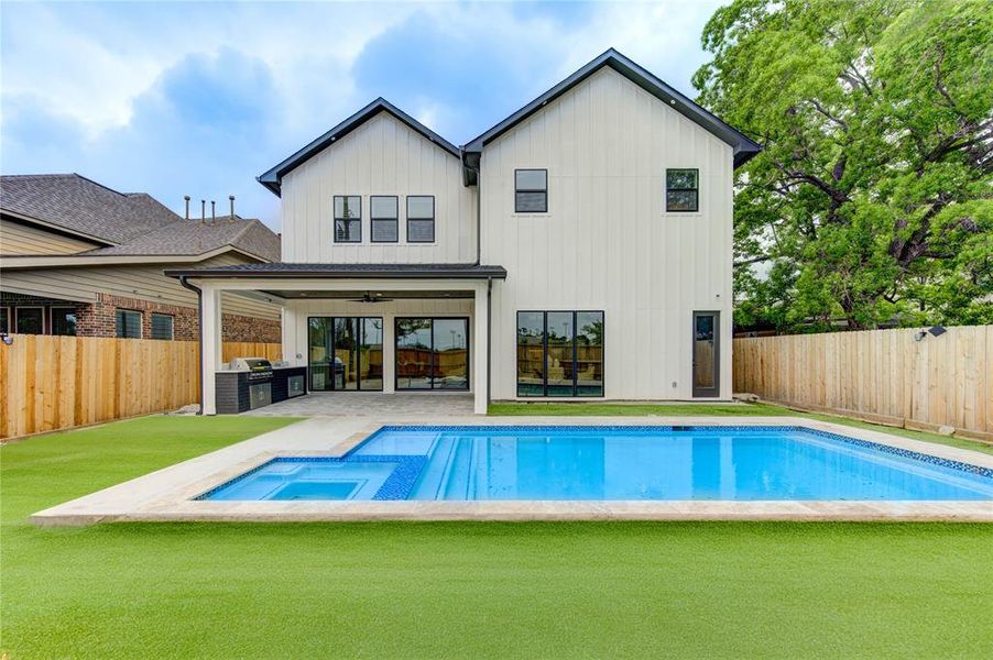 The door to the right is a full bathroom for the pool.