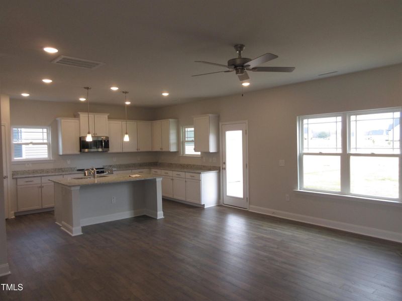 7-3119Living room and Kitchen