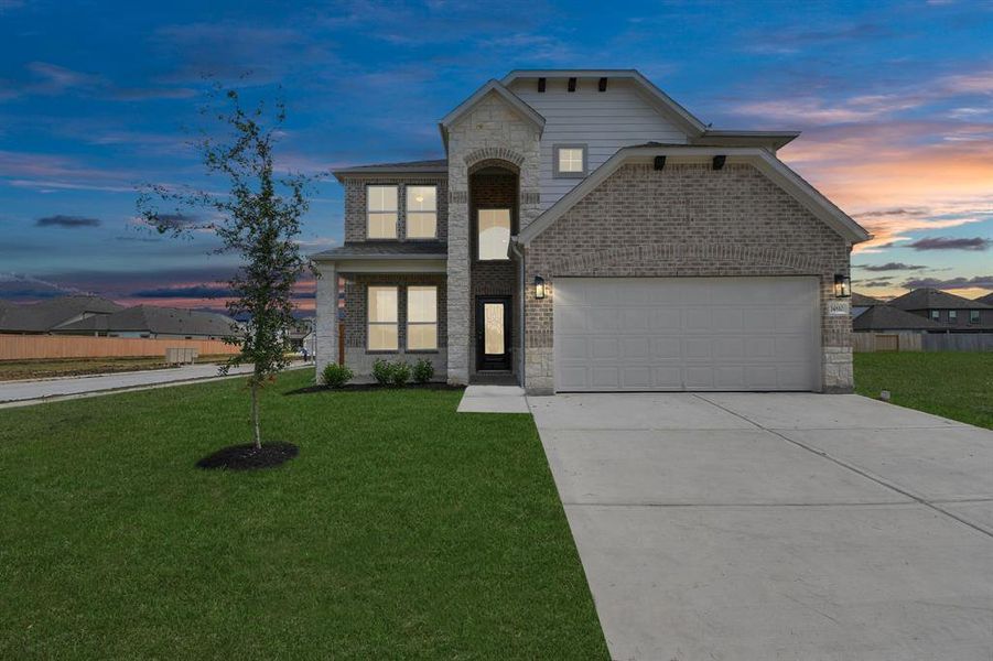 Welcome home to 14810 Surfbird Lane located in Edgewood Village and zoned to Sheldon ISD.