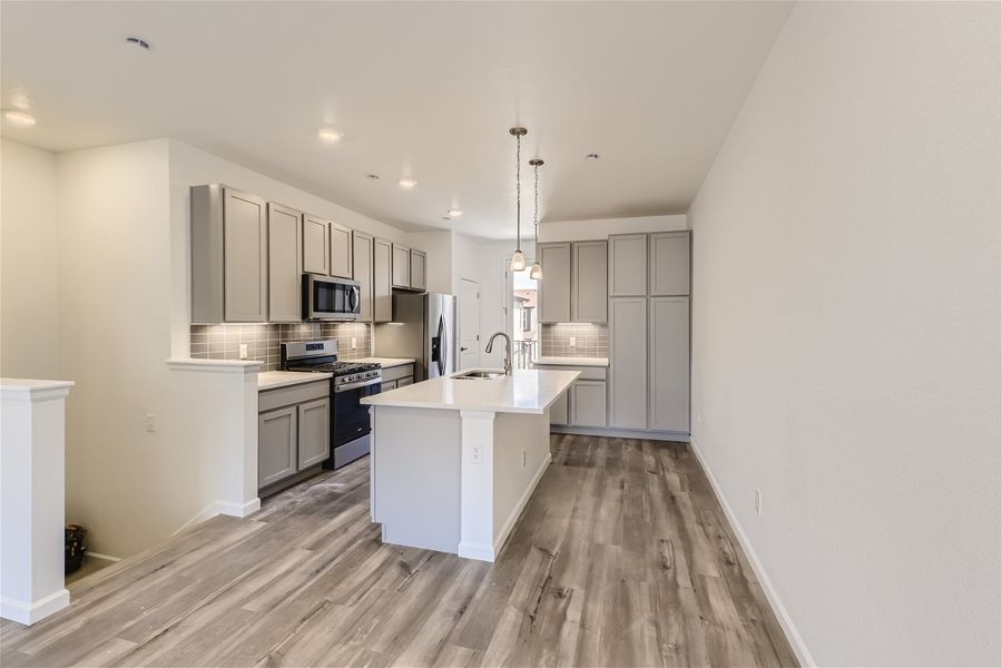 8421 galvani trail, #d littleton co - web quality - 008 - 09 kitchen