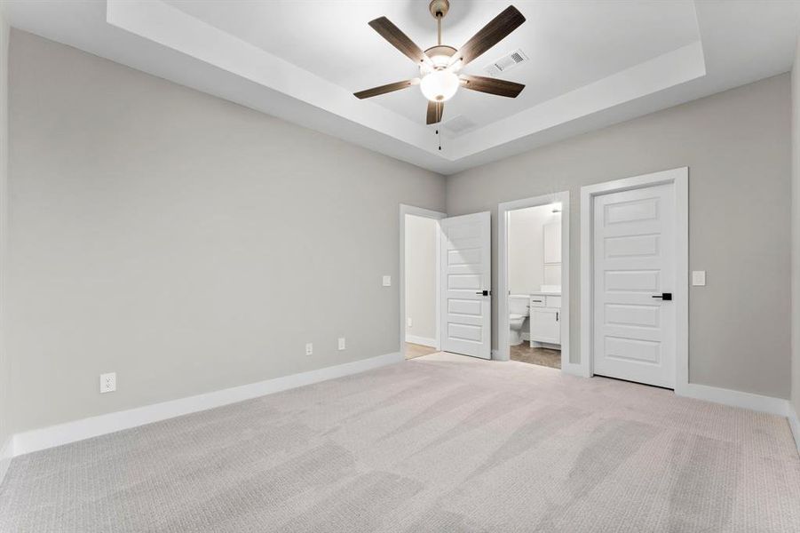 Upstairs secondary bedroom.