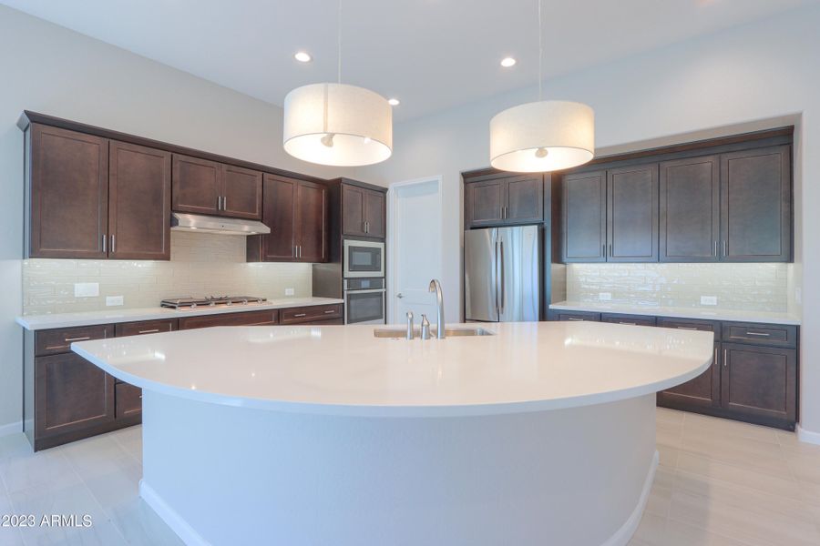 Pendant & under cabinet lights