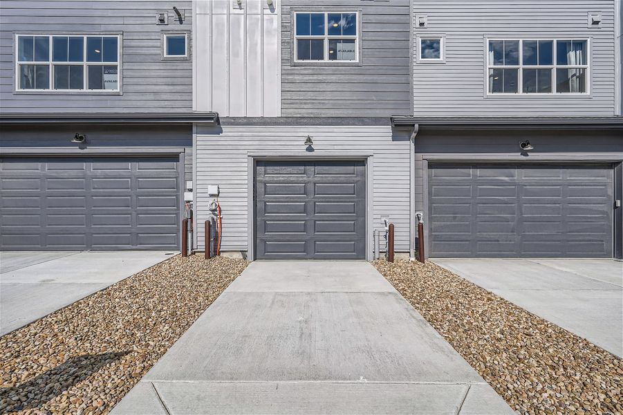 7028 ipswich ct - web quality - 027 - 30 garage exterior